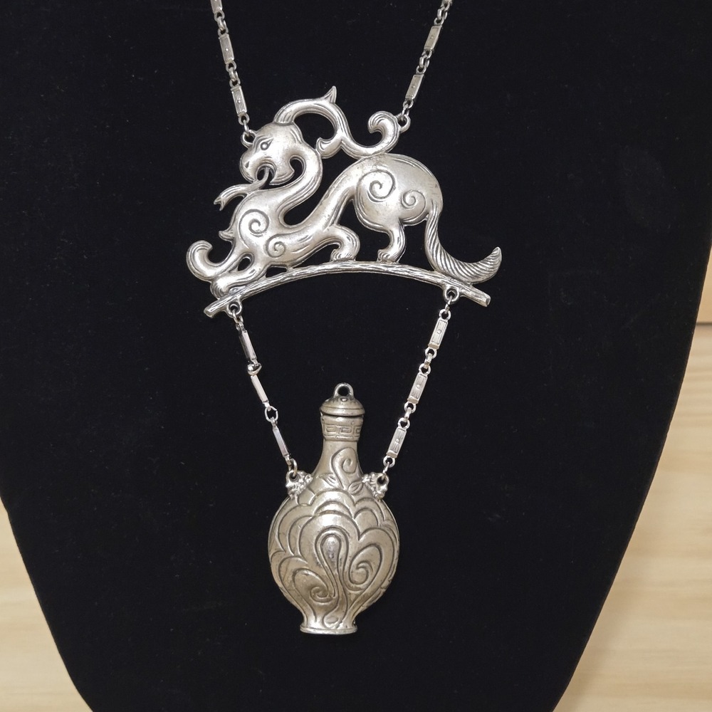 Estate Vtg Sign  GOLDETTE Large Pewter Dragon Faux Perfume Bottle Chain Necklace - Picture 3 of 11